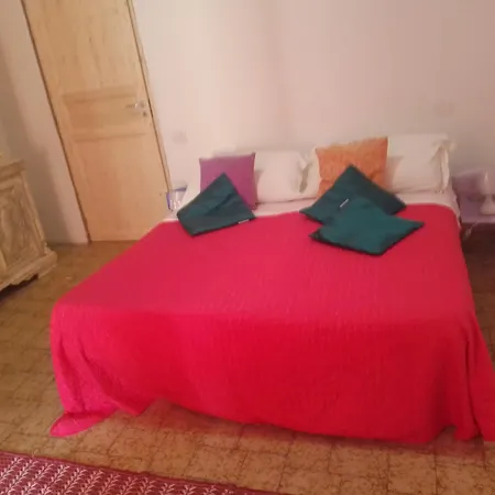 Smeralda Room's *
