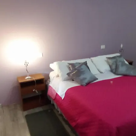 Smeralda Room's