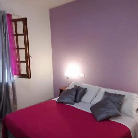 Smeralda Room's Alloggio in famiglia Olbia